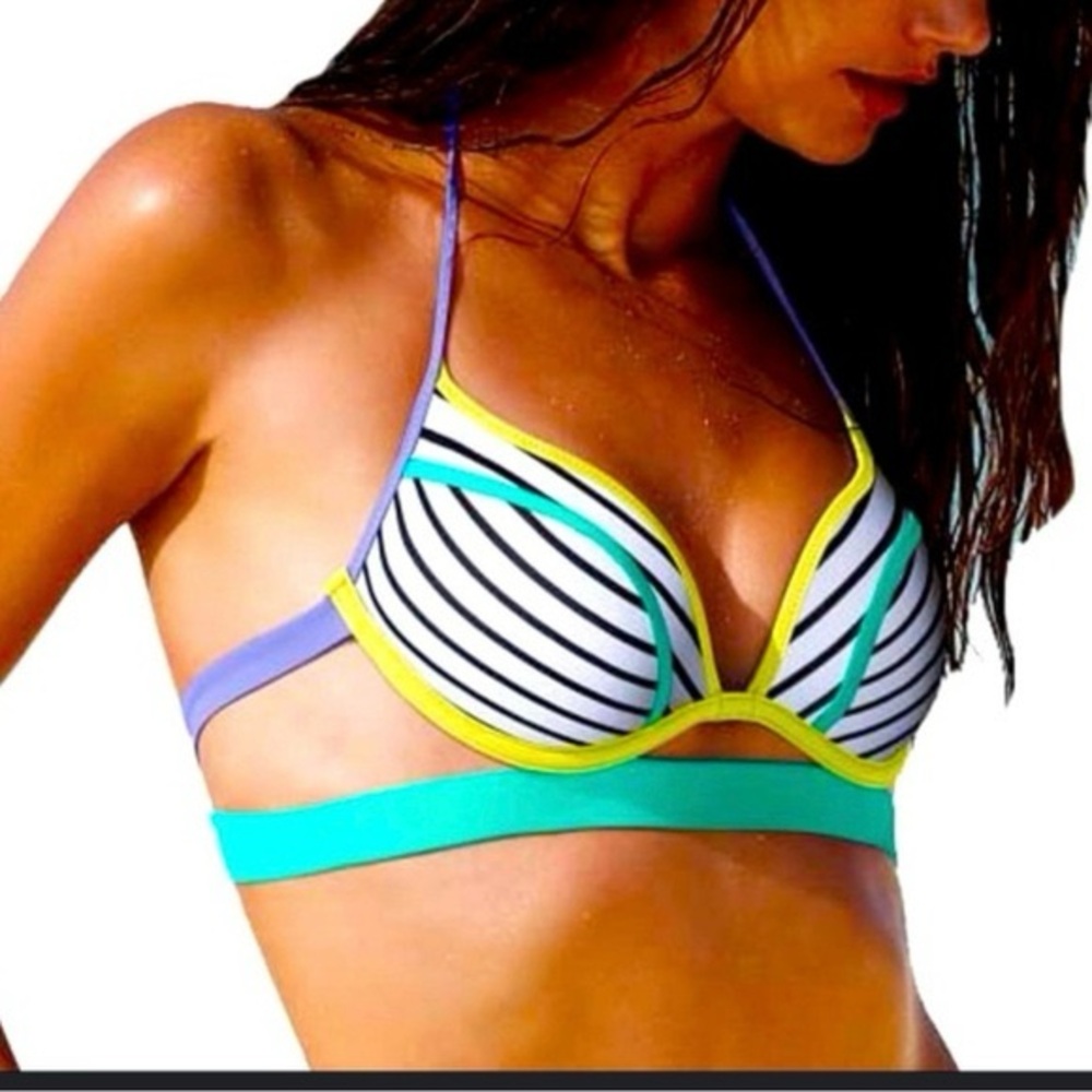 Victoria's Secret Bikini Top size 34DD